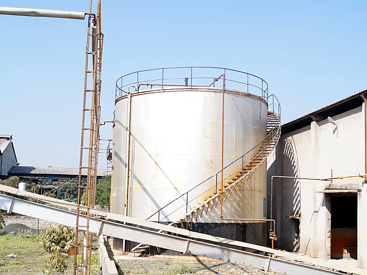 Storage tank